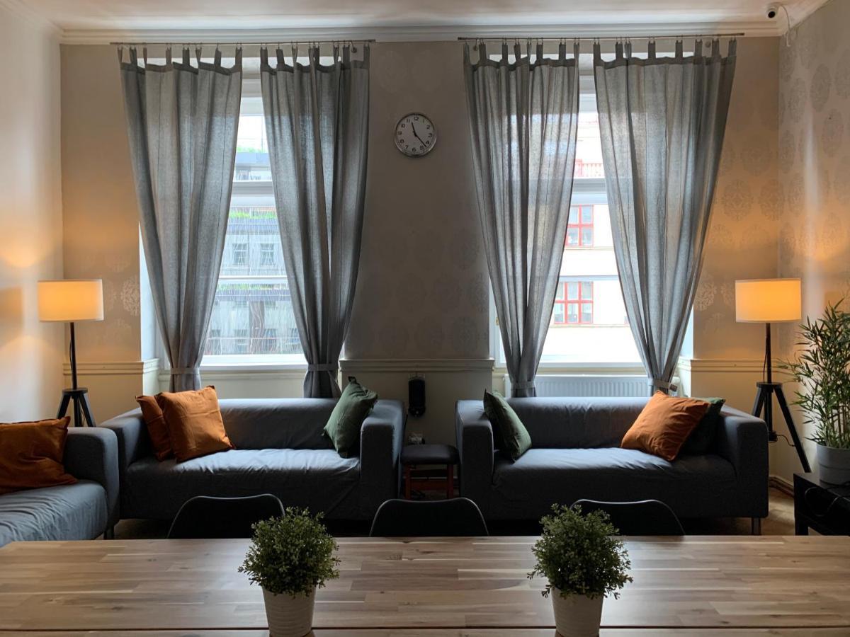 Onefam Old Town Hostel Прага Екстериор снимка