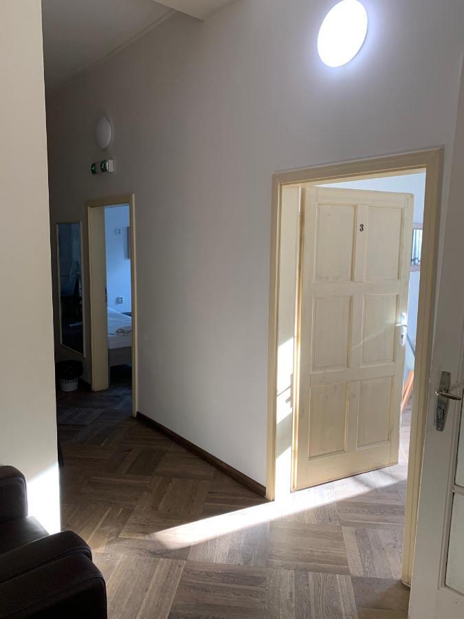 Onefam Old Town Hostel Прага Екстериор снимка