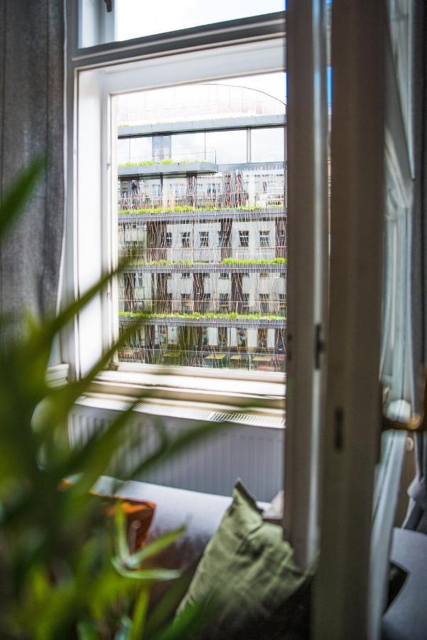 Onefam Old Town Hostel Прага Екстериор снимка